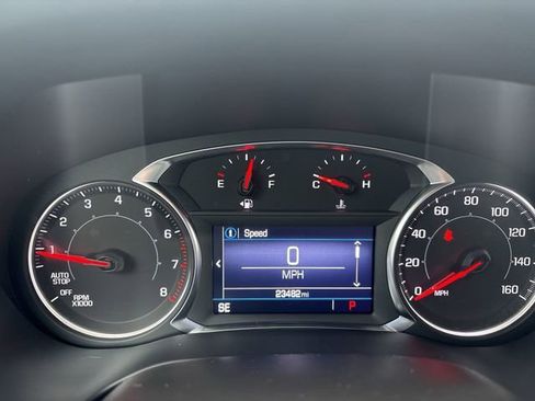 Used 2023 GMC Acadia SLE image 16