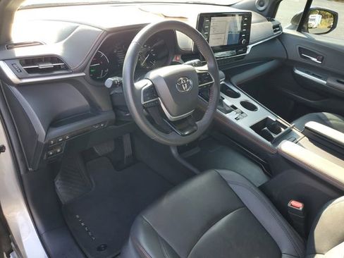 Used 2024 Toyota Sienna XSE w/ XSE Plus Package image 22