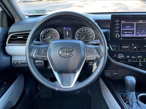 Certified 2022 Toyota Camry LE image 5