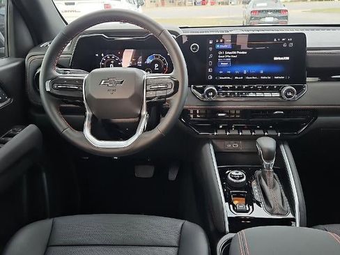 Used 2024 Chevrolet Colorado Z71 w/ Z71 Convenience Package 2 image 19