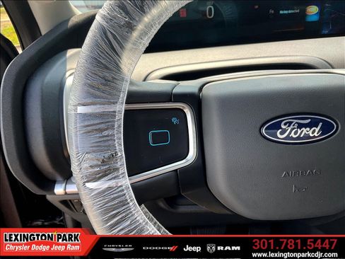 Used 2025 Ford Expedition Max Active AWD/4WD image 11