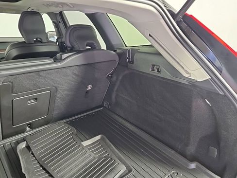 Certified 2023 Volvo XC60 B5 Plus w/ Climate Package image 11