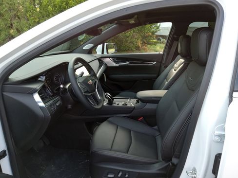 New 2026 Cadillac XT5 Premium Luxury w/ Driver Assist Package AWD/4WD image 10
