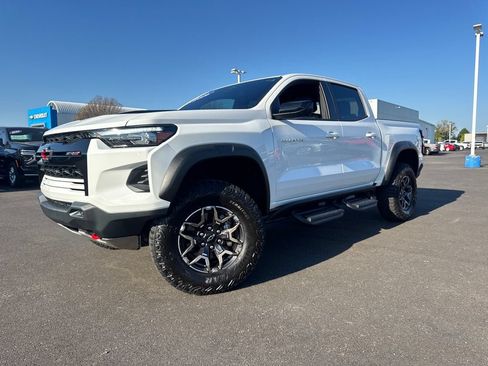 Used 2026 Chevrolet Colorado ZR2 w/ Technology Package AWD/4WD image 1
