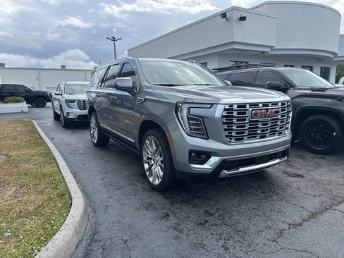 Certified 2025 GMC Yukon Denali w/ Denali Reserve Package image 2