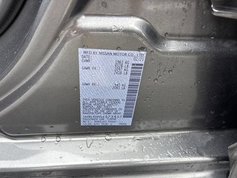 Used 2025 Nissan Altima 2.5 SV FWD image 34