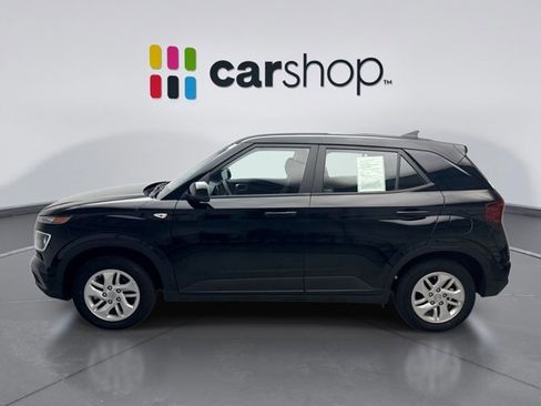 Used 2022 Hyundai Venue SE image 2