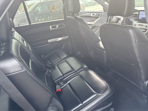 Used 2023 Ford Explorer XLT w/ Equipment Group 202A AWD/4WD image 9