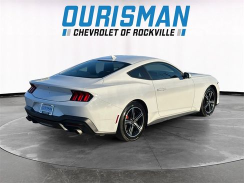 Used 2025 Ford Mustang Coupe image 6