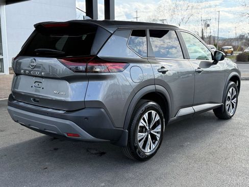 Used 2023 Nissan Rogue SV image 5
