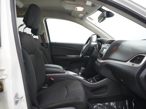 Used 2019 Dodge Journey SE AWD/4WD image 13