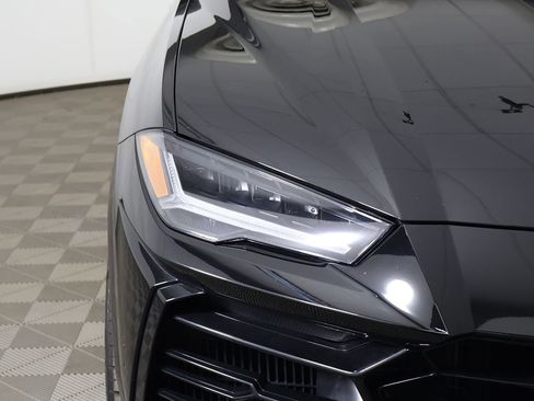 Used 2022 Lamborghini Urus image 18