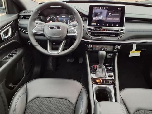 New 2026 Jeep Compass Latitude AWD/4WD image 29
