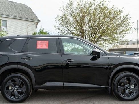 Certified 2026 Nissan Rogue SV w/ Cold Weather Package AWD/4WD image 5