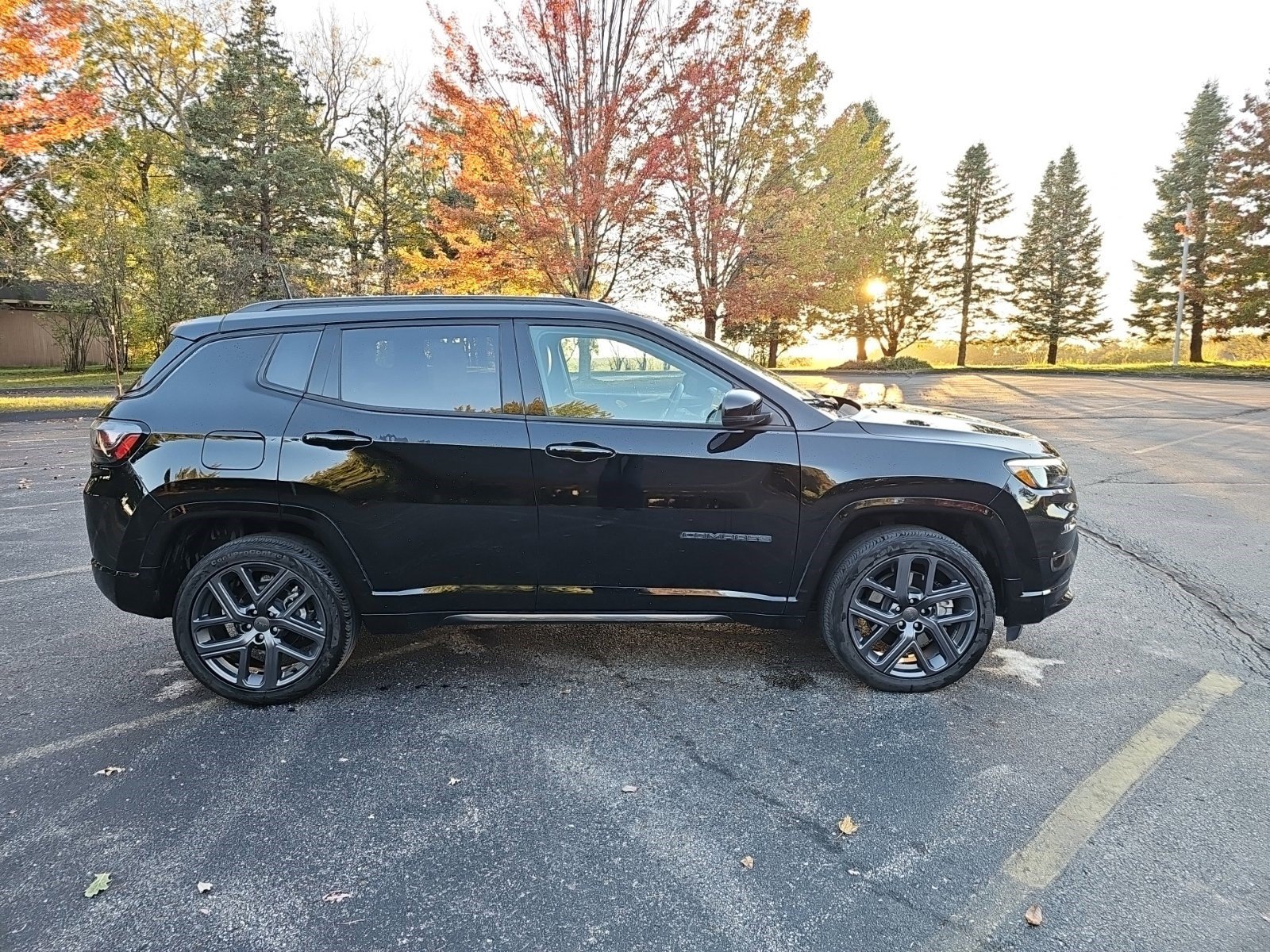 Used 2024 Jeep Compass Limited w/ High Altitude Package AWD/4WD image 7