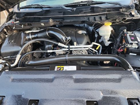 Used 2017 RAM 1500 Express w/ Express Value Package RWD image 9