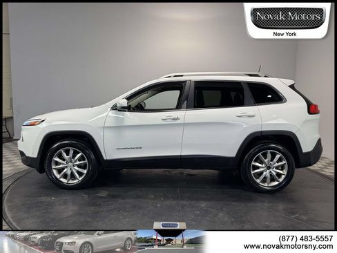 Used 2018 Jeep Cherokee Limited w/ Technology Group AWD/4WD image 5
