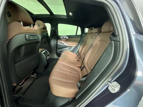 Used 2022 BMW X6 xDrive40i w/ Premium Package image 25
