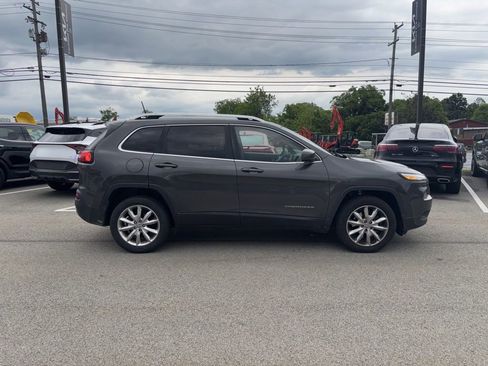 Used 2016 Jeep Cherokee Limited FWD image 8