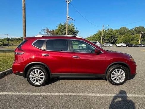 Used 2018 Nissan Rogue SV w/ Premium Package AWD/4WD image 7