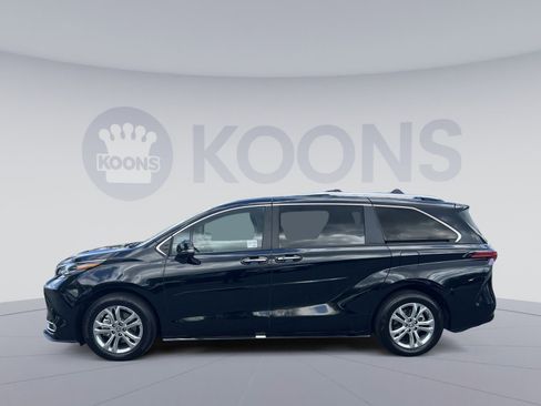 Used 2024 Toyota Sienna Platinum image 13
