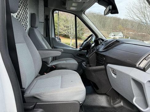 Used 2018 Ford Transit 250 148 Medium Roof image 17