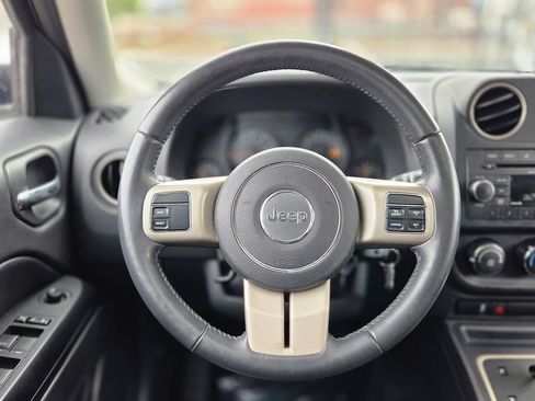 Used 2016 Jeep Patriot 75th Anniversary w/ Power Value Group FWD image 9