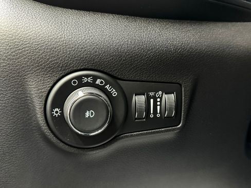 Used 2024 Jeep Compass Trailhawk w/ Trailhawk Convenience Group image 21