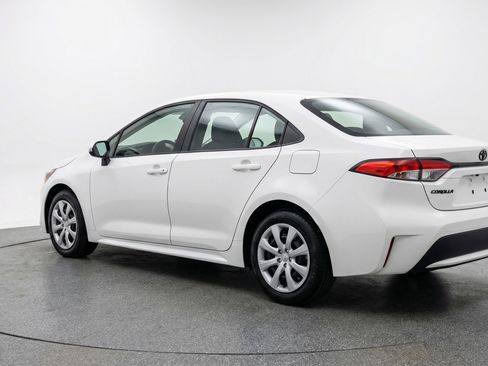 Used 2025 Toyota Corolla LE FWD image 6