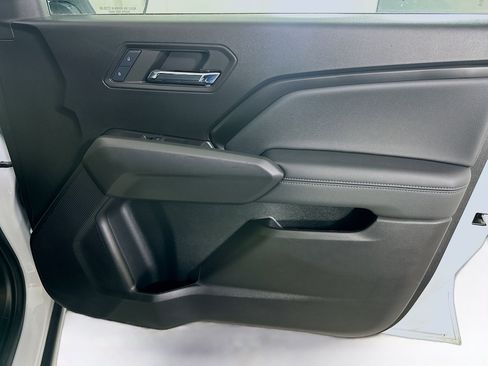 Used 2024 Chevrolet Colorado LT image 30