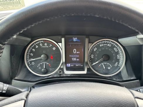 Used 2022 Toyota Tacoma SR5 w/ SR5 Appearance Package (SM) RWD image 22