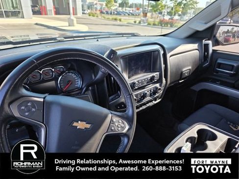 Used 2019 Chevrolet Silverado 1500 LT w/ LPO, Black Pack AWD/4WD image 7