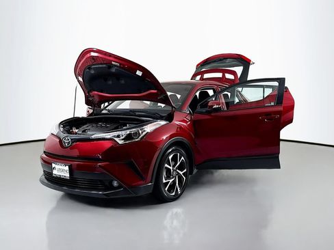 Used 2018 Toyota C-HR XLE FWD image 17