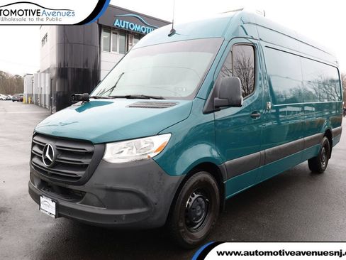 Used 2023 Mercedes-Benz Sprinter 2500 image 1