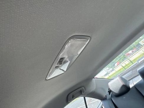 Used 2015 Toyota Camry SE FWD image 23