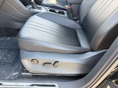 Used 2023 Volkswagen Tiguan SE R-Line FWD image 14