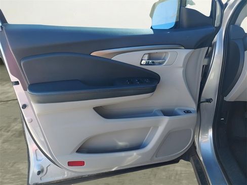 Used 2018 Honda Pilot EX-L image 18