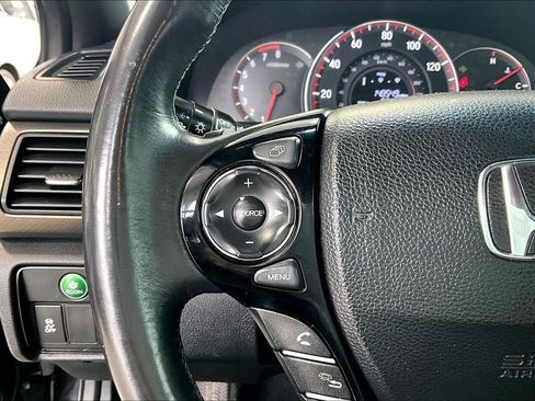 Used 2017 Honda Accord EX-L image 19