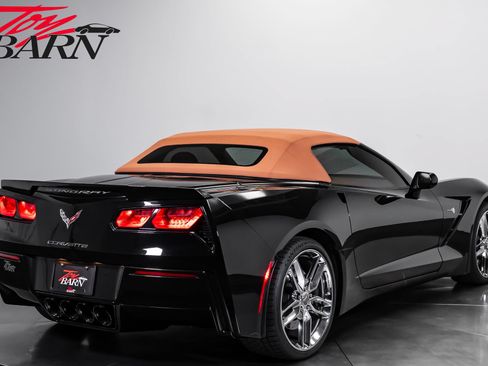 Used 2014 Chevrolet Corvette Stingray Convertible w/ 2LT Preferred Equipment Group RWD image 13
