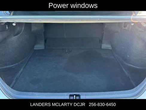 Used 2024 Toyota Camry SE image 15