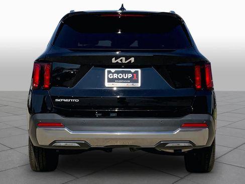 Used 2025 Kia Sorento EX FWD image 5