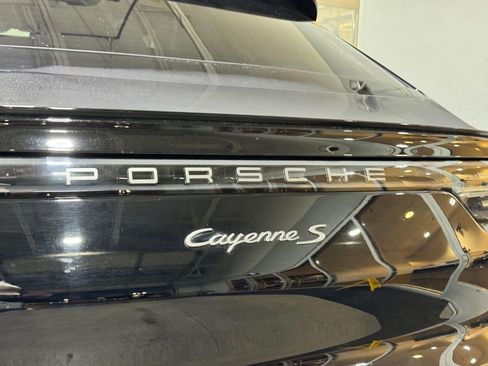 Used 2022 Porsche Cayenne S image 27