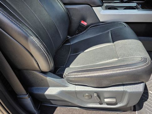 Used 2020 Ford F150 Lariat image 31