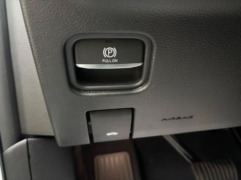 Used 2023 Jeep Grand Cherokee Trailhawk w/ Luxury Tech Group III AWD/4WD image 19