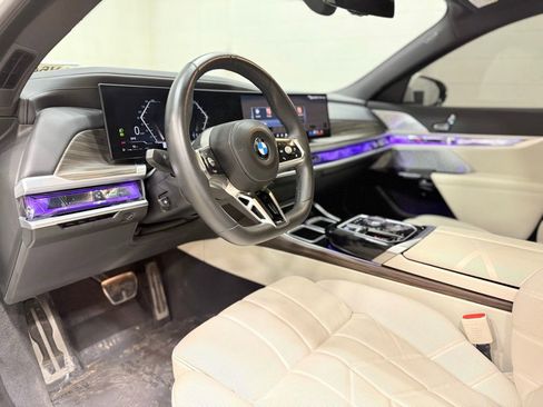Used 2024 BMW 760i xDrive w/ Premium Package AWD/4WD image 37