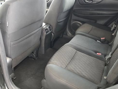 Used 2019 Nissan Rogue SV AWD/4WD image 11