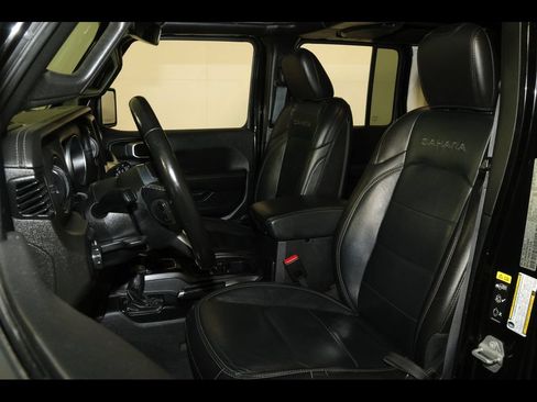 Used 2022 Jeep Wrangler Unlimited Sahara w/ LED Lighting Group AWD/4WD image 15