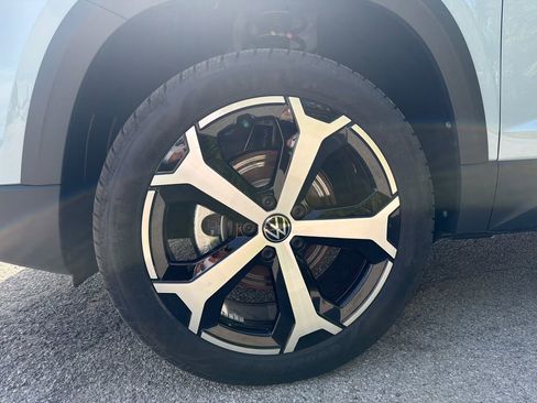 New 2026 Volkswagen Taos SEL AWD/4WD image 9