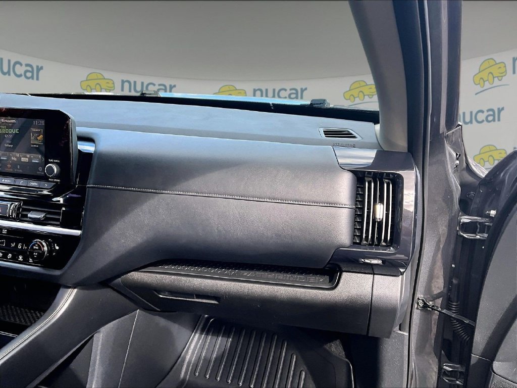 Used 2024 Nissan Pathfinder SV w/ Black Appearance Package AWD/4WD image 13