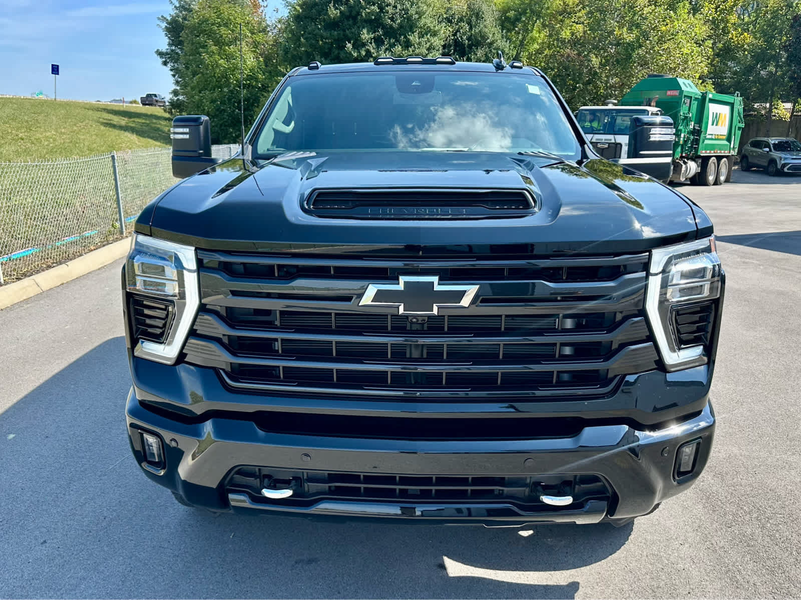 Used 2026 Chevrolet Silverado 2500 High Country w/ Midnight Edition AWD/4WD image 2
